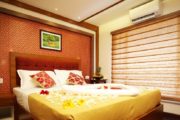 Alleppey houseboat bedroom